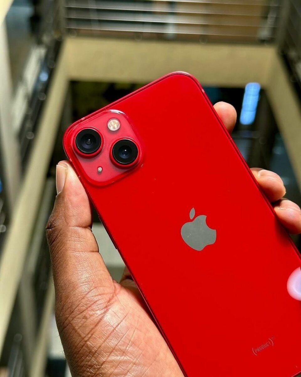 iPhone 13 128GB (pre owned)