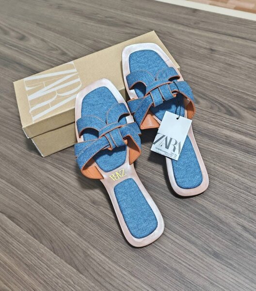 Sandales plates en cuir bleu KAZ