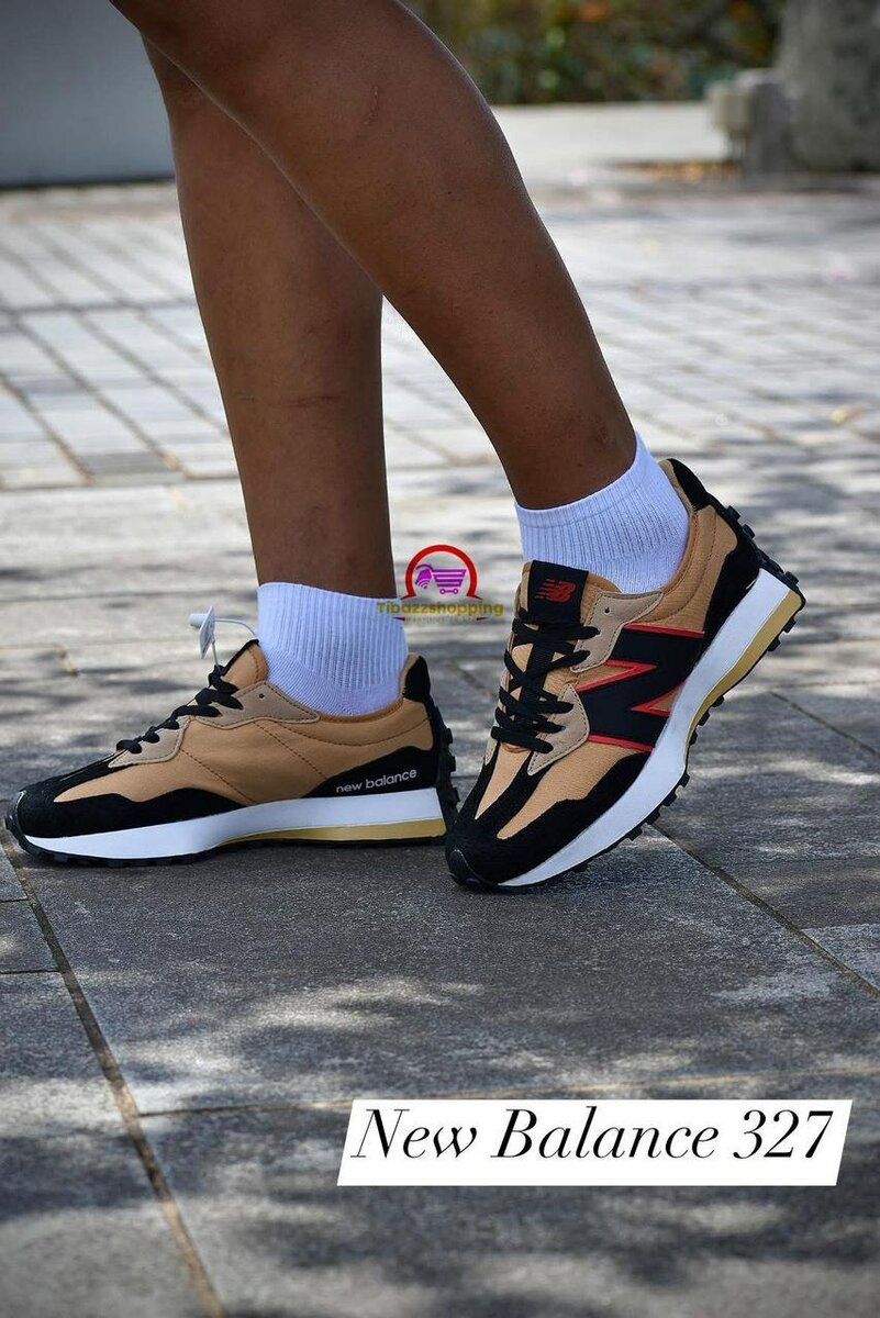 New Balance 327 Sneakers