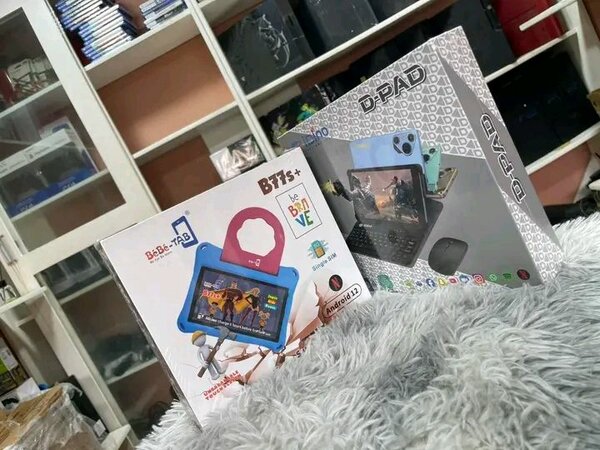 Console portable Nintendo 3DS avec chargeur