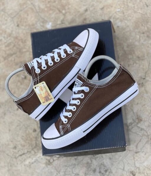 Sneakers en toile marron