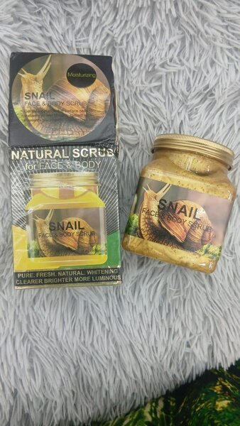 Snail Natural Face & Body Scrub