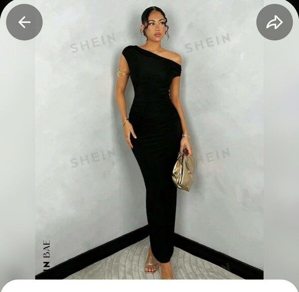 Robe élégante à une épaule