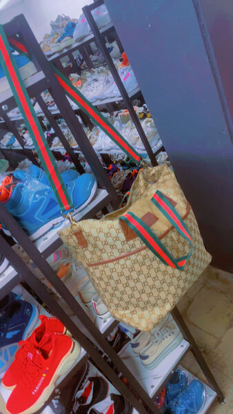 Sac à main élégant en toile