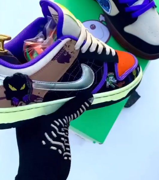 Fashionable men's sneakers