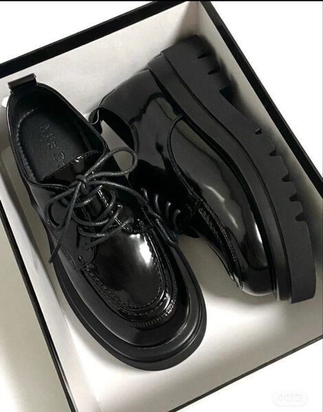 Chaussures à plateforme en cuir noir