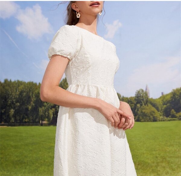 Robe blanche élégante