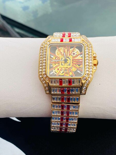 Montre de luxe homme strass