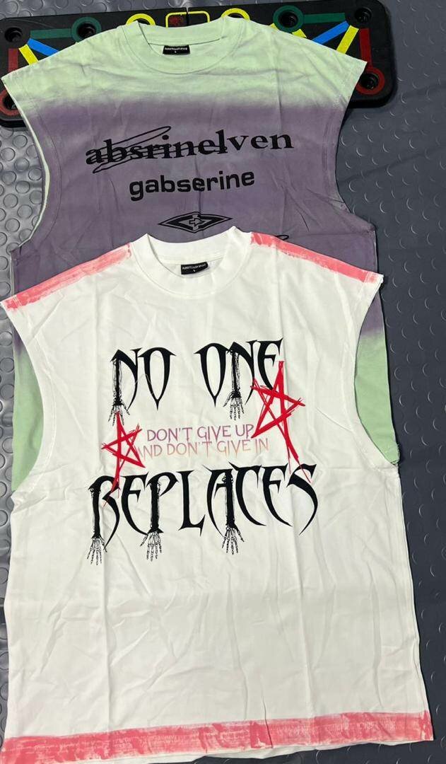 Débardeurs imprimés motifs gothiques