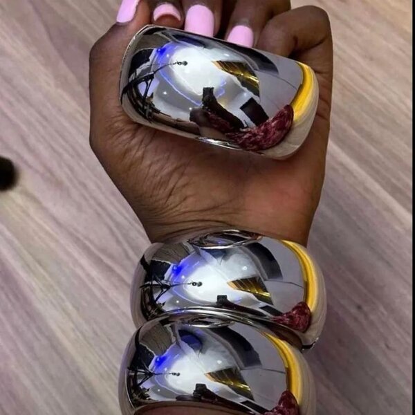 Bracelets élégants en métal poli