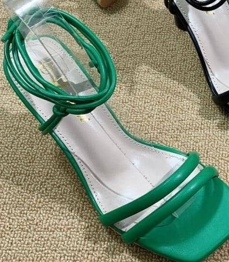 belles chaussures pour femmes