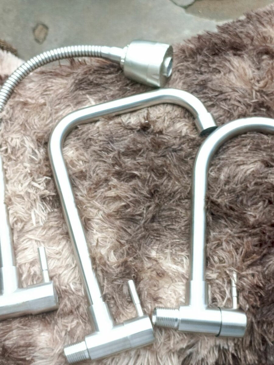 Robinet de cuisine flexible en acier inoxydable