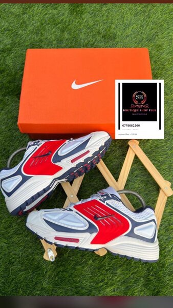 Basket NIKE  AUTHENTIQUE dans sa boîte