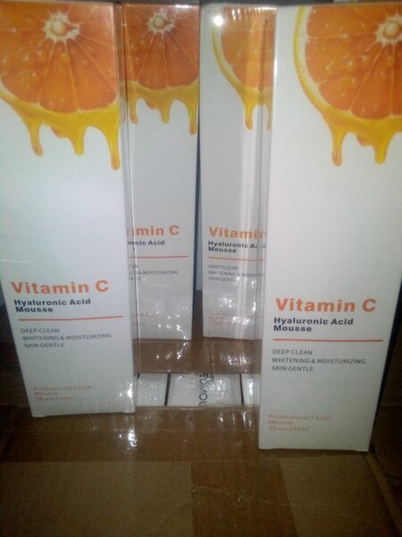 Face cleansing Hyaluronic acid mousse