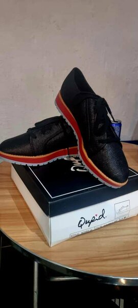 Chaussures noires élégantes