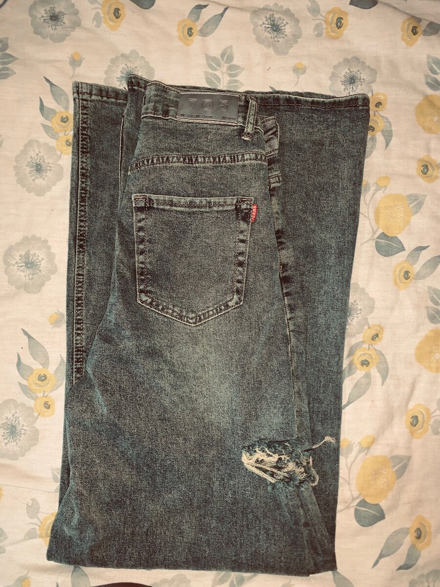 продаю новые джинсы трубы