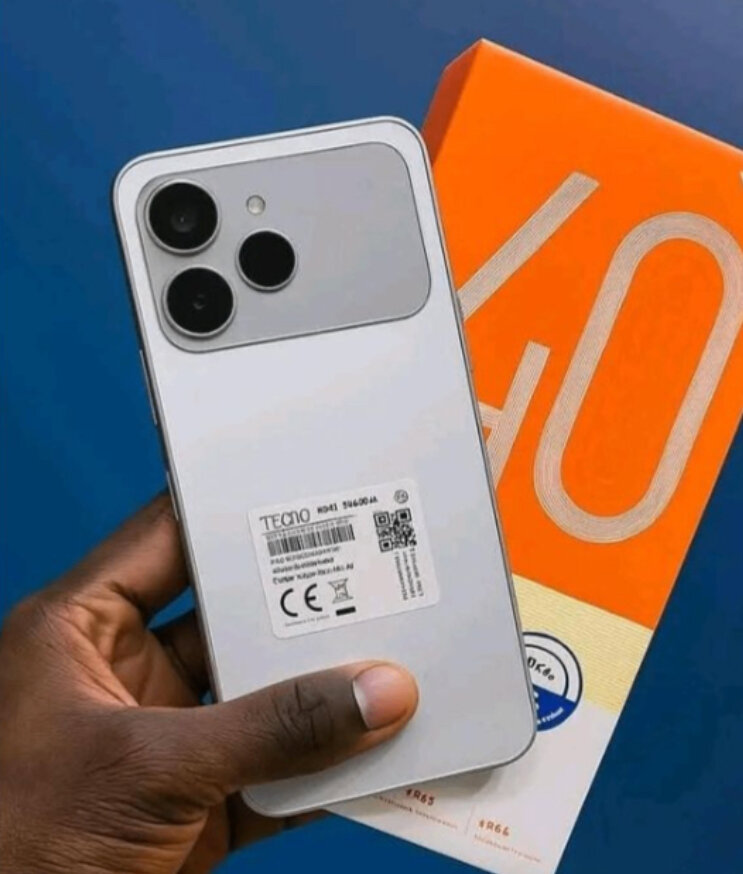 Tecno Camon 40 - Smartphone
