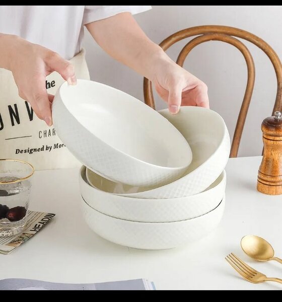 Les porcelaines et les assiettes cassable