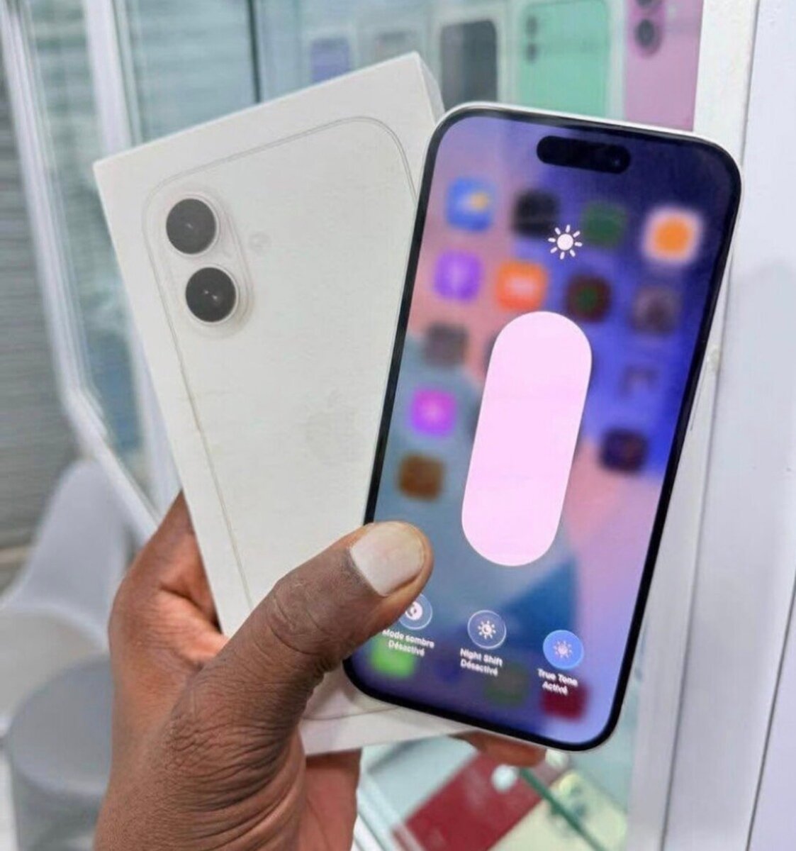 iPhone 16- Design Épuré