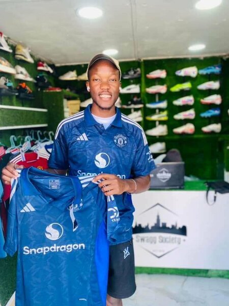 MANCHESTER UNITED JEASEY