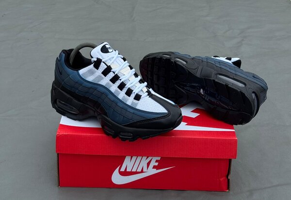 Nike Air Max 95 Sneakers