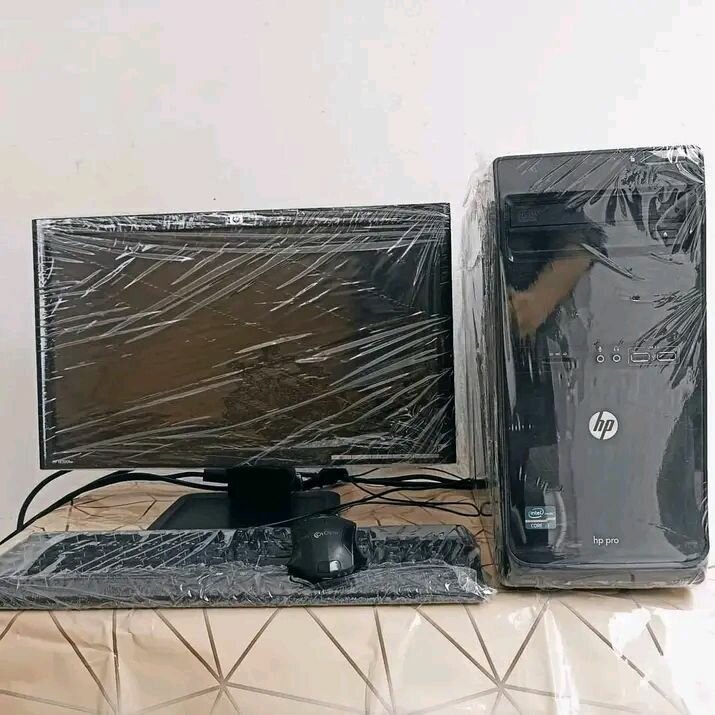 HP Pro Ordinateur de Bureau - Écran, Clavier et Souris Inclus