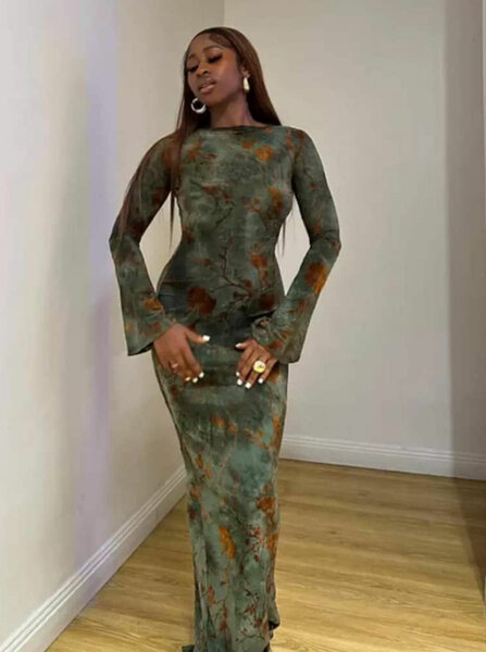 Robe longue élégante motifs floraux