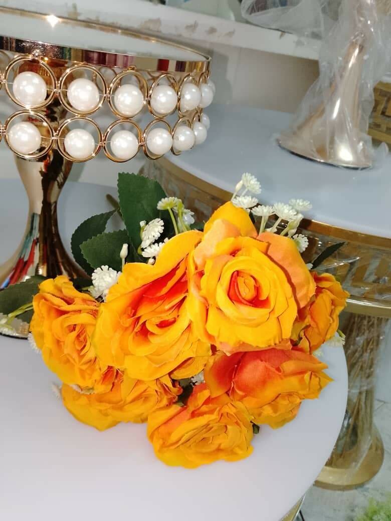 Bouquet de roses artificielles