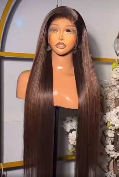 Longue perruque brune