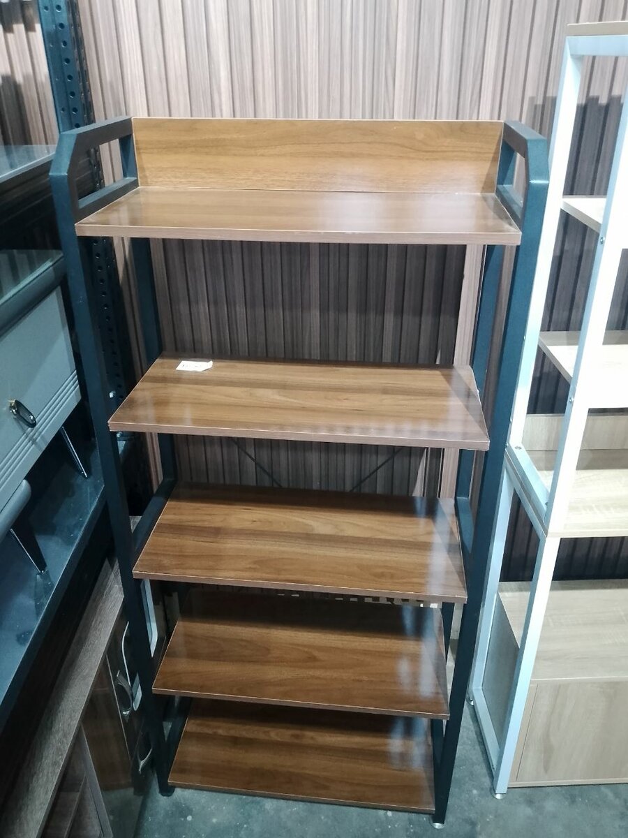 Étagère en bois moderne