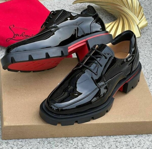 CHRISTIAN LOUBOUTIH ️BX