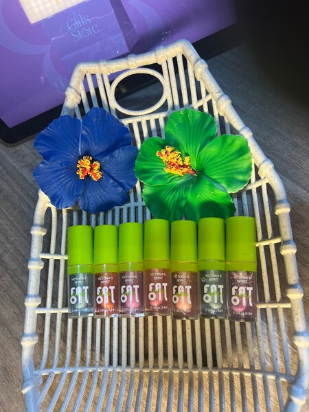 2 Gloss à lèvres vibrant