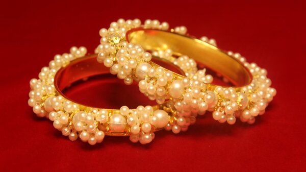 Elegant Handmade White Pearls Design Bangle