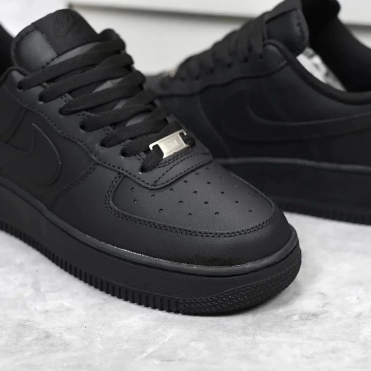 Baskets noires classiques