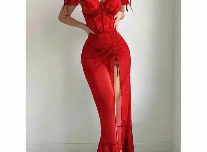 Ensemble lingerie rouge et noire
