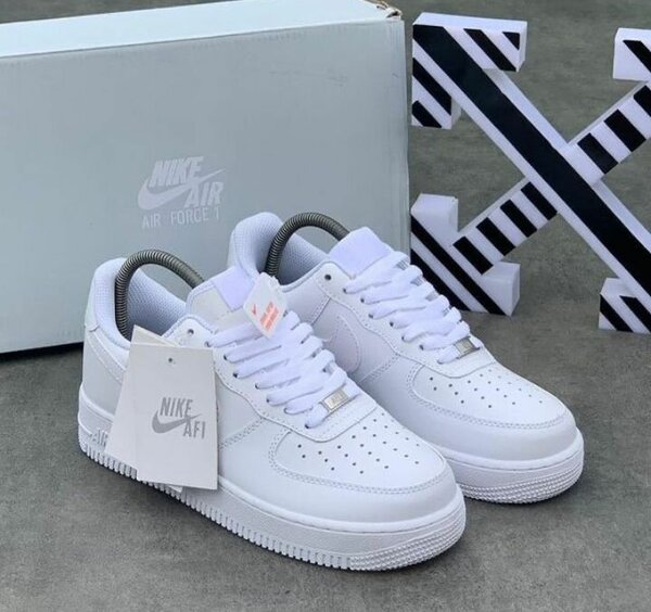Nike Air Force 1 tout blanc