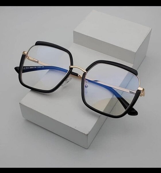 Lunettes carrées élégantes