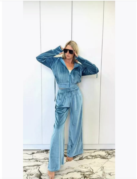 Спортивный костюм женский