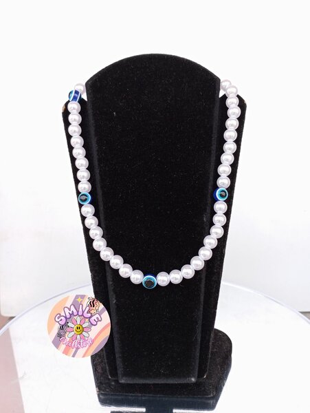 Blue eye pearl necklace