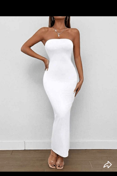 Robe blanche élégante pour femmes
