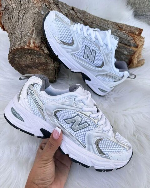 Baskets tendance blanches unisexes