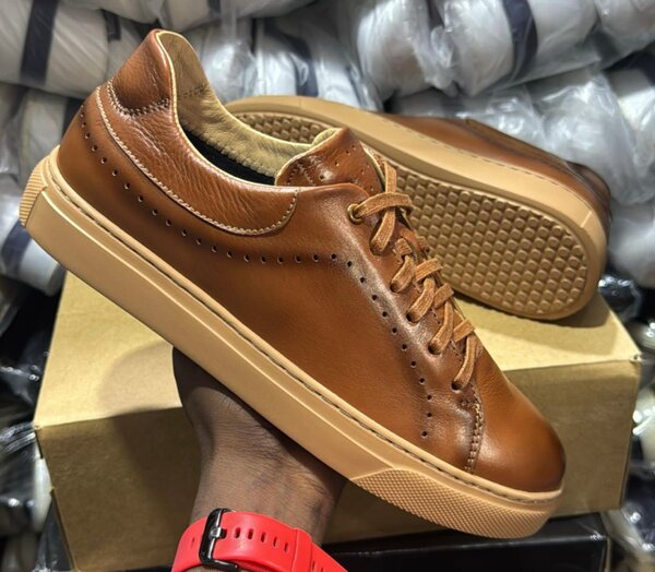 Sneakers en cuir marron homme