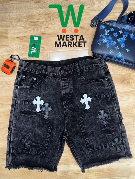Short en jean noir croix