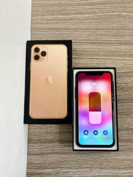 iPHONE 11 PRO