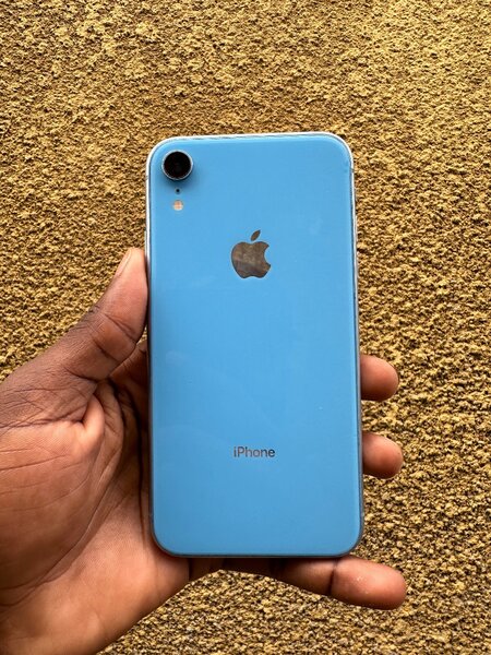IPHONE XR PROPRE
