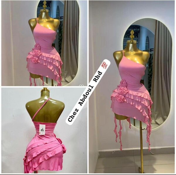 Robe Asymétrique Rose Élégante