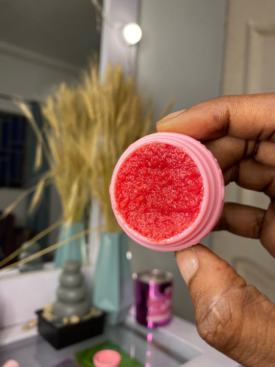 Lip scrub
