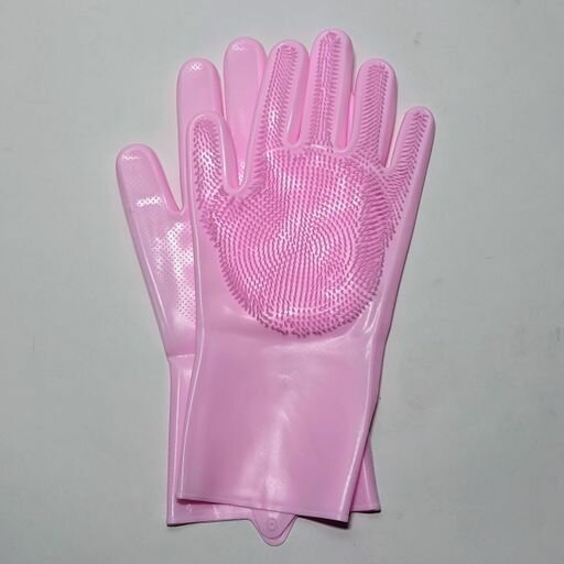 Cleaning silicone gloves