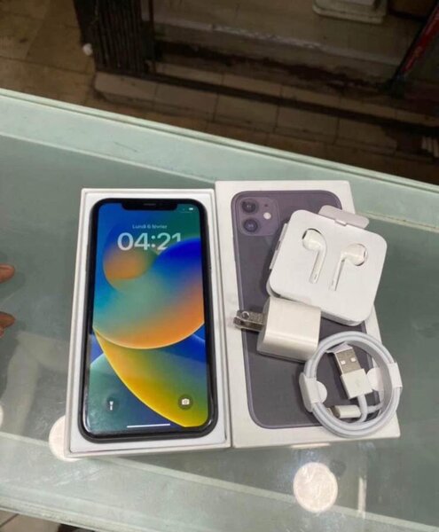 iPhone 11 avec accessoires