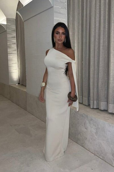 Robe élégante asymétrique